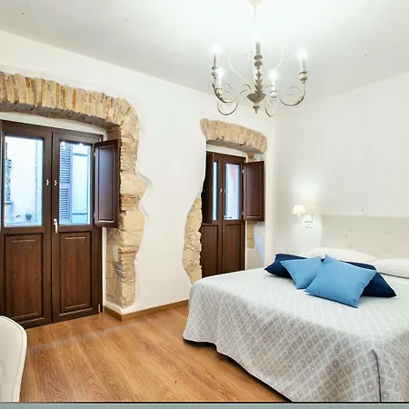 Baco Hotel 2*